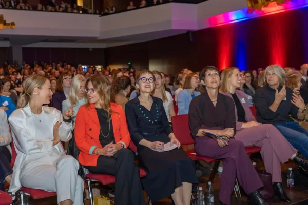 2656341_businesstag-fuer-frauen-in-vaduz-28-10-2025_ajaxbilder-1086w_1f0jzz_ae2nlo