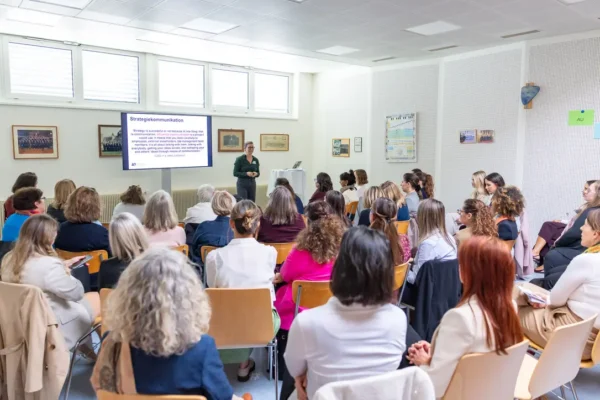 2656449_businesstag-fuer-frauen-in-vaduz-28-10-2025_ajaxbilder-1086w_1f0jd0_0u6wat